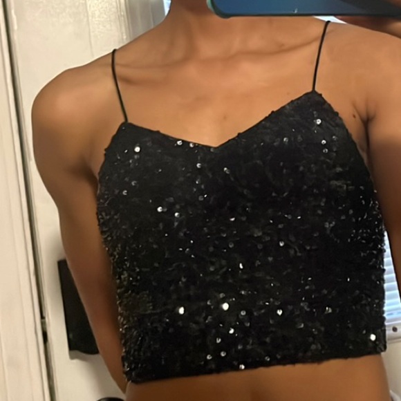 Alice + Olivia Black Sequin Crop Top - Picture 4 of 5
